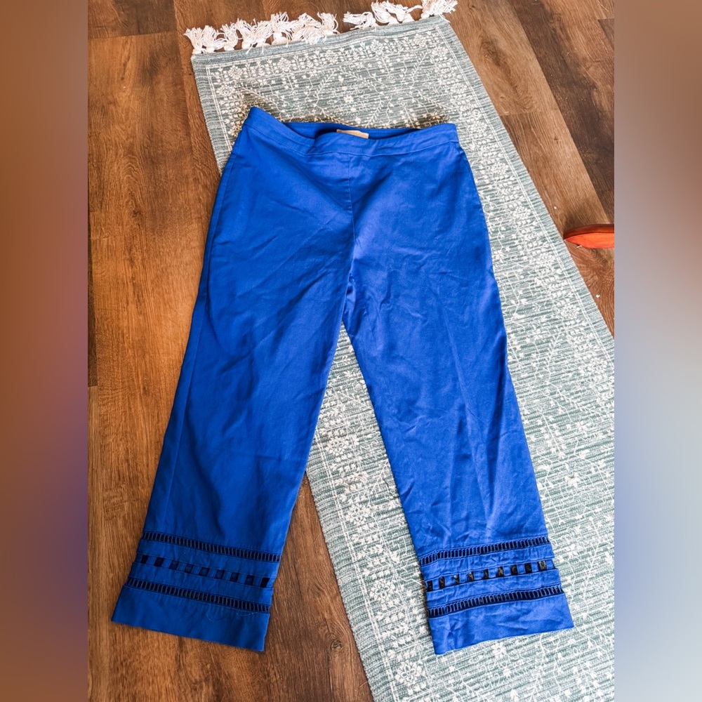 Vibrant Blue Cropped Pants with Ankle Detail